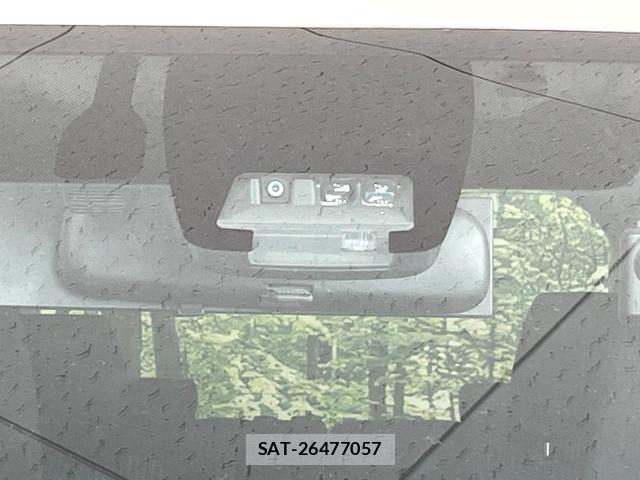 Toyota VOXY 2016-10 8817261-5