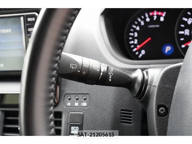 Toyota VOXY 2020-09 8817295-19