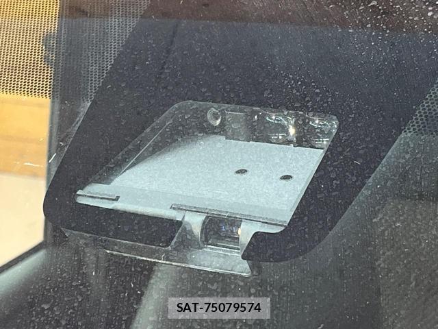 Toyota VOXY 2020-12 8817365-5