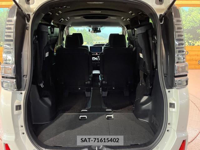 Toyota VOXY 2019-08 8817369-10