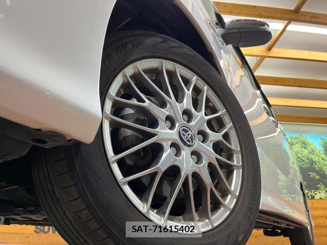 Toyota VOXY 2019-08 8817369-13