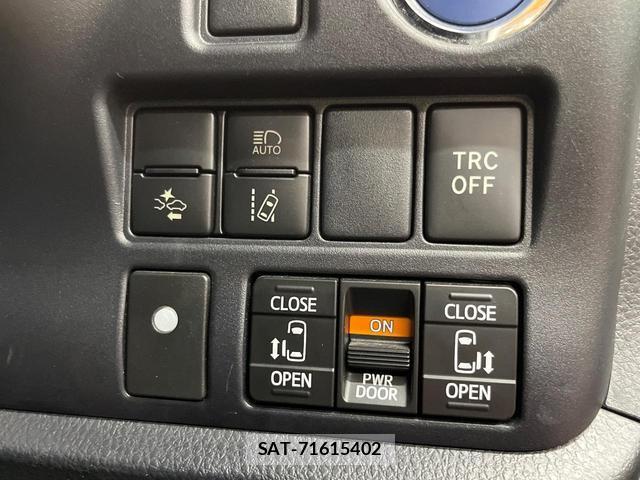 Toyota VOXY 2019-08 8817369-4
