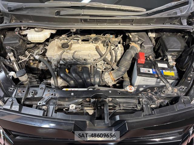 Toyota VOXY 2017-09 8817373-17