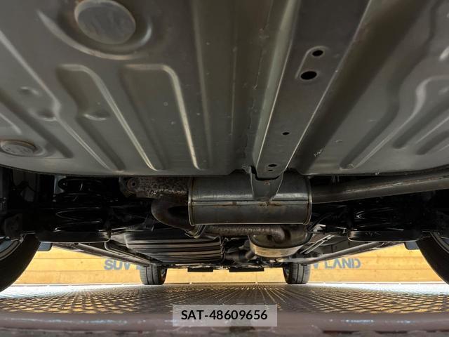 Toyota VOXY 2017-09 8817373-18