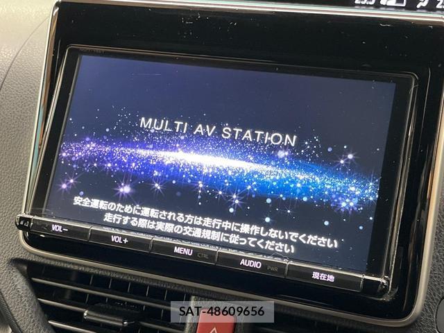 Toyota VOXY 2017-09 8817373-3