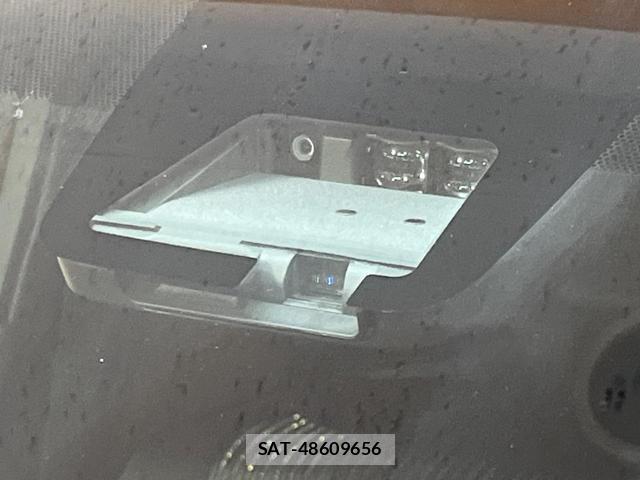 Toyota VOXY 2017-09 8817373-5