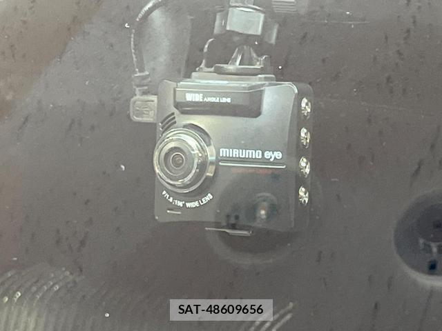 Toyota VOXY 2017-09 8817373-6
