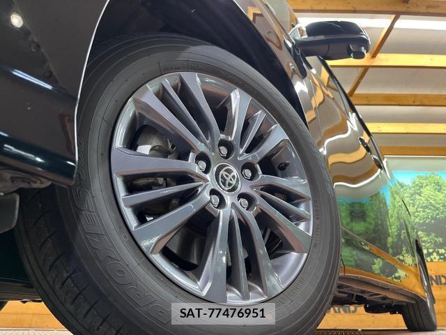 Toyota VOXY 2024-07 8817374-13