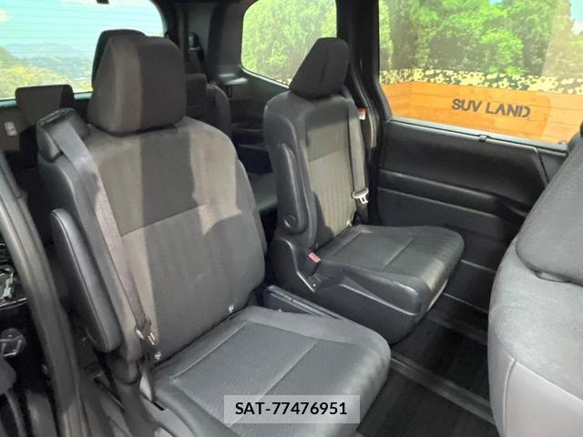 Toyota VOXY 2024-07 8817374-8