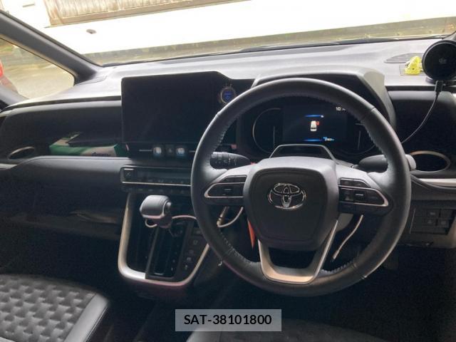 Toyota VOXY 2022-10 8817406-12