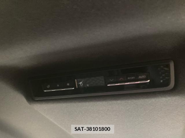 Toyota VOXY 2022-10 8817406-17