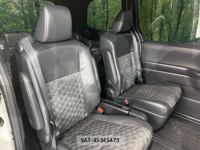 Toyota VOXY 2024-11 8817496-8