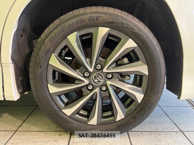 Toyota VOXY 2023-01 8817651-13