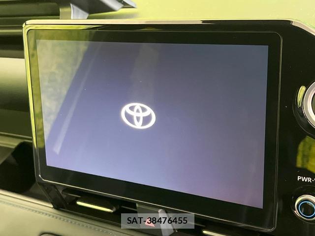 Toyota VOXY 2023-01 8817651-2