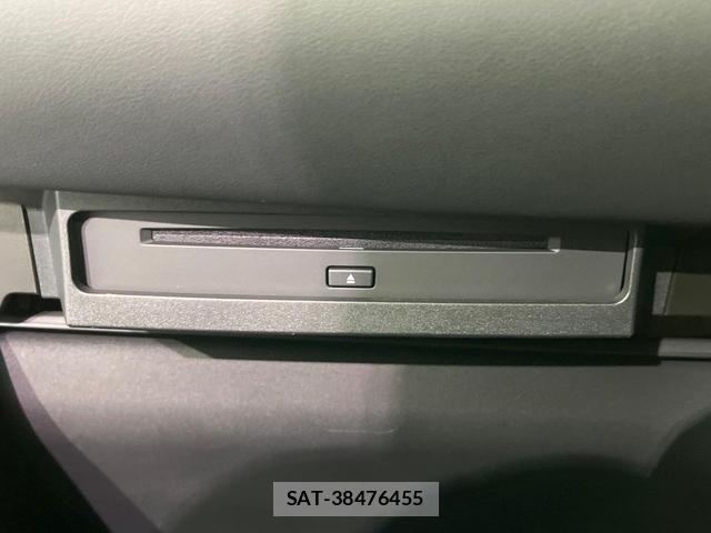 Toyota VOXY 2023-01 8817651-6