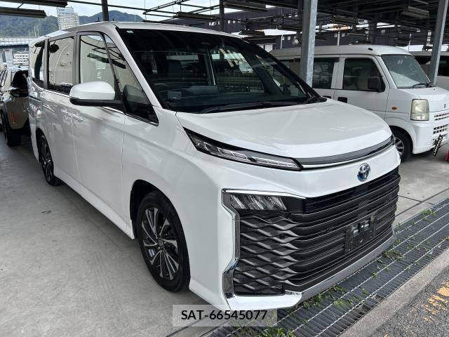 Toyota VOXY 2023-10 8817762-0