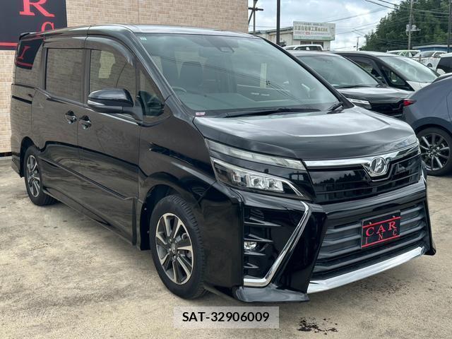 Toyota VOXY 2017-09 8817801-1
