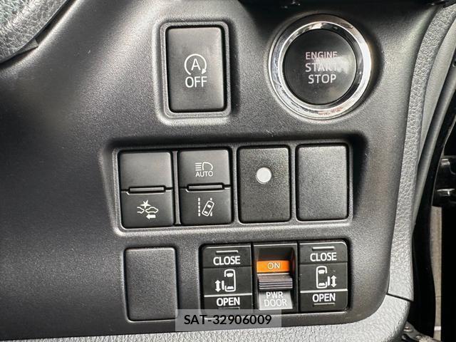 Toyota VOXY 2017-09 8817801-13