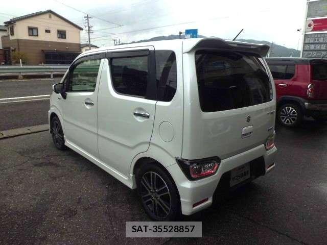 Suzuki WAGON R 2018-01 8812400-1