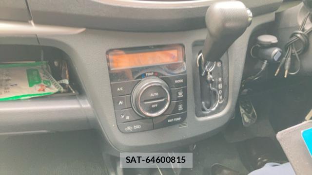 Suzuki WAGON R 2013-09 8813369-12