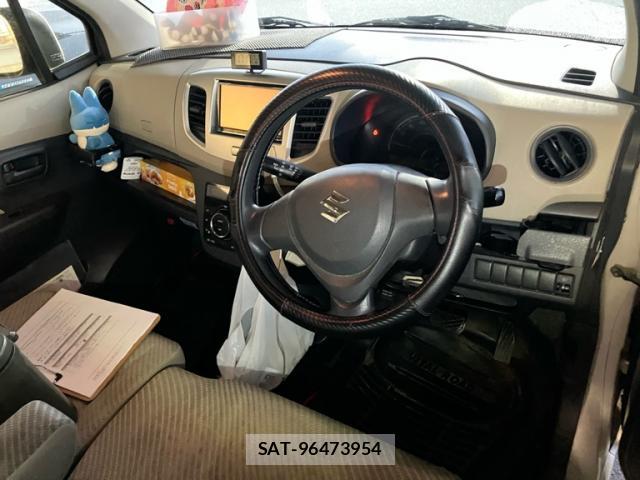 Suzuki WAGON R 2014-01 8812211-11