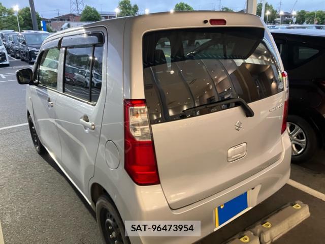 Suzuki WAGON R 2014-01 8812211-12