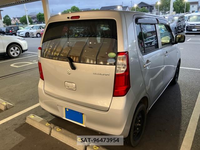 Suzuki WAGON R 2014-01 8812211-3
