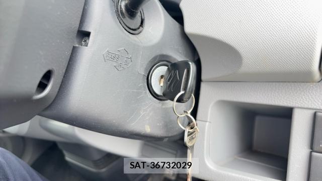 Suzuki WAGON R 2009-07 8813614-15