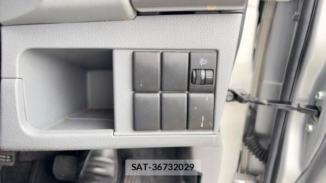 Suzuki WAGON R 2009-07 8813614-16