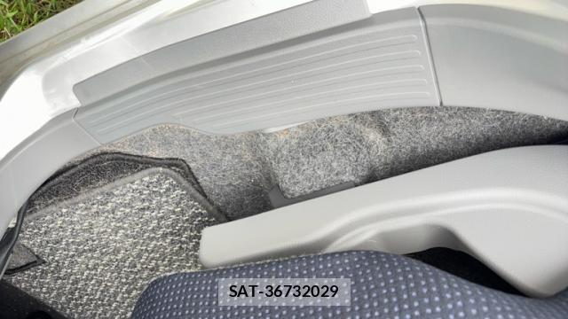 Suzuki WAGON R 2009-07 8813614-6