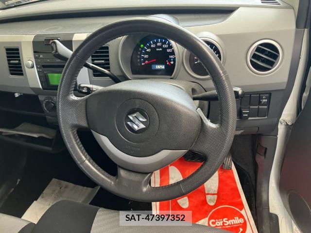 Suzuki WAGON R 2006-10 8813757-8