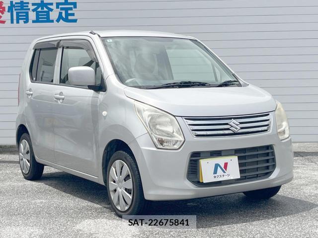 Suzuki WAGON R 2014-01 8814781-16