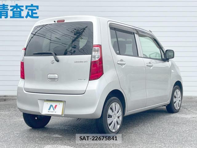 Suzuki WAGON R 2014-01 8814781-17