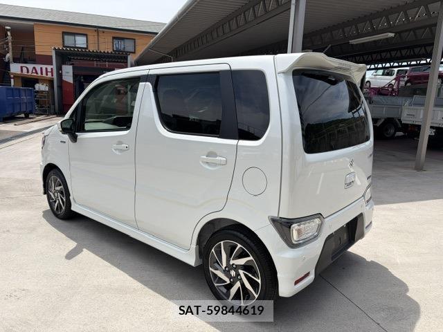 Suzuki WAGON R 2026-08 8815060-4
