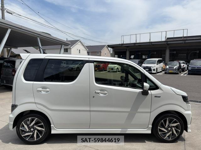 Suzuki WAGON R 2026-08 8815060-7