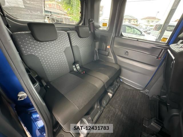 Daihatsu WAKE 2017-05 8815693-13