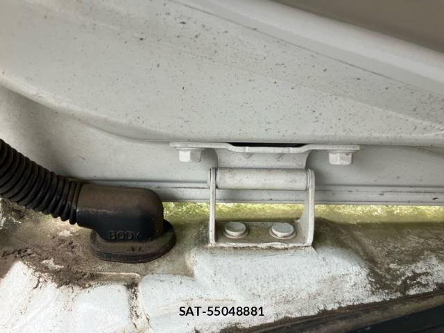Nissan Wingroad 2005-11 8813505-6