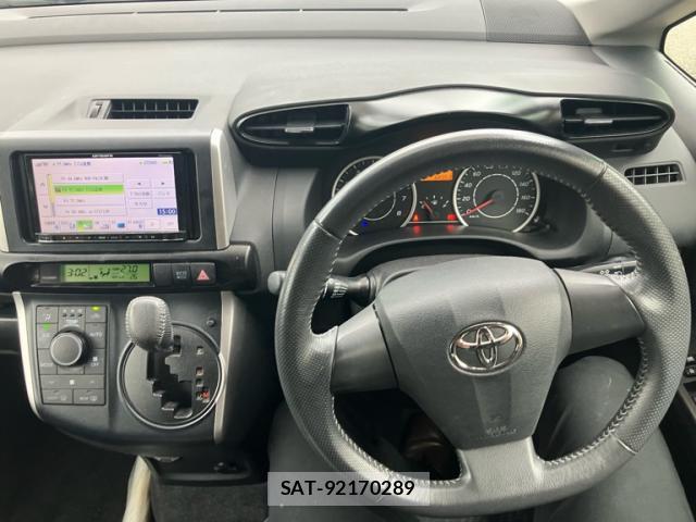 Toyota WISH 2011-10 8813322-11