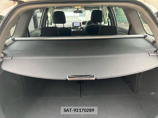 Toyota WISH 2011-10 8813322-3
