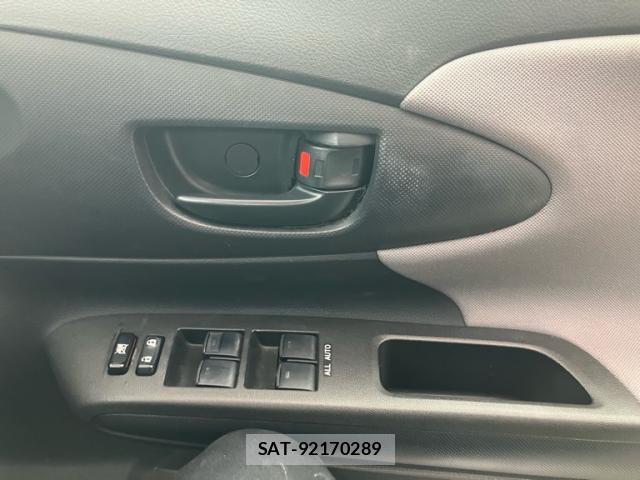 Toyota WISH 2011-10 8813322-9