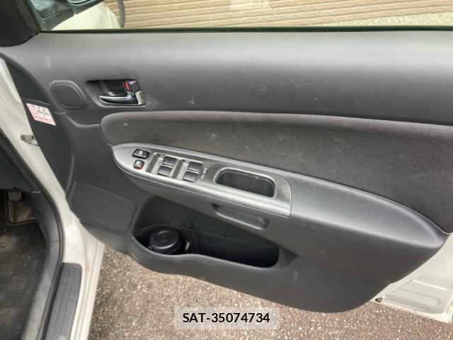 Toyota WISH 2004-02 8813518-9