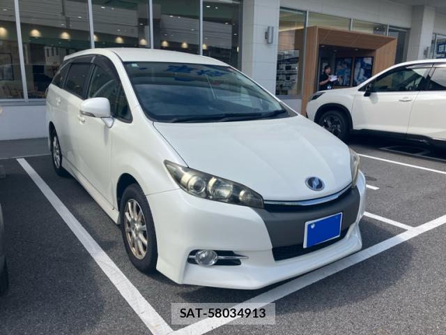 Toyota WISH 2012-11 8813590-1