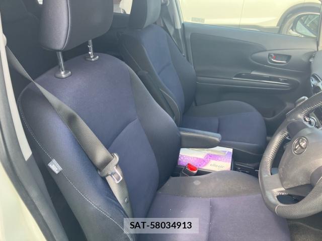 Toyota WISH 2012-11 8813590-11