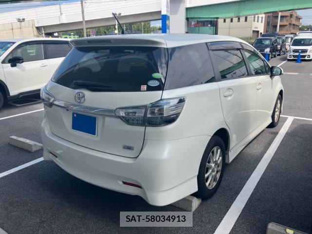 Toyota WISH 2012-11 8813590-12