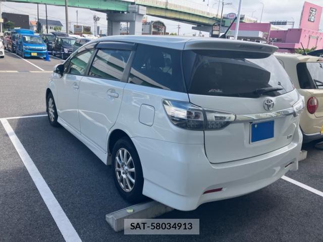 Toyota WISH 2012-11 8813590-13