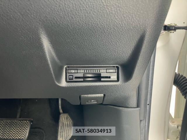 Toyota WISH 2012-11 8813590-18