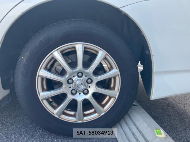 Toyota WISH 2012-11 8813590-5