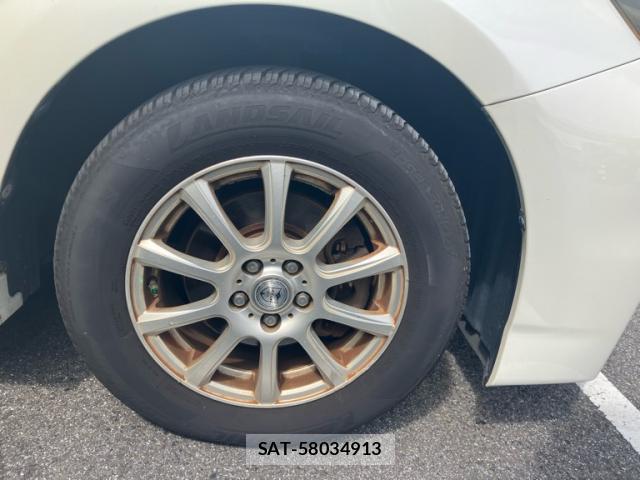 Toyota WISH 2012-11 8813590-7