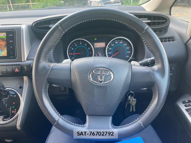 Toyota WISH 2010-05 8813919-18