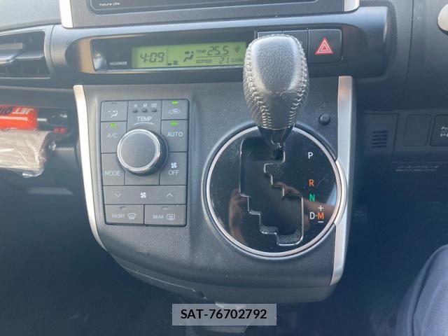 Toyota WISH 2010-05 8813919-19